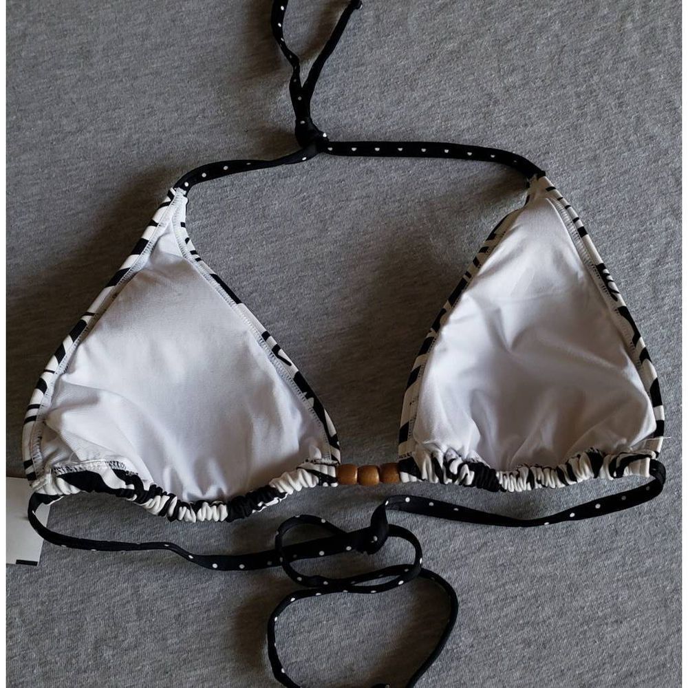 O'NEILL BLACK & WHITE TROPICS STRING TIE BIKINI TOP NWOT SIZE L - Picture 2 of 10